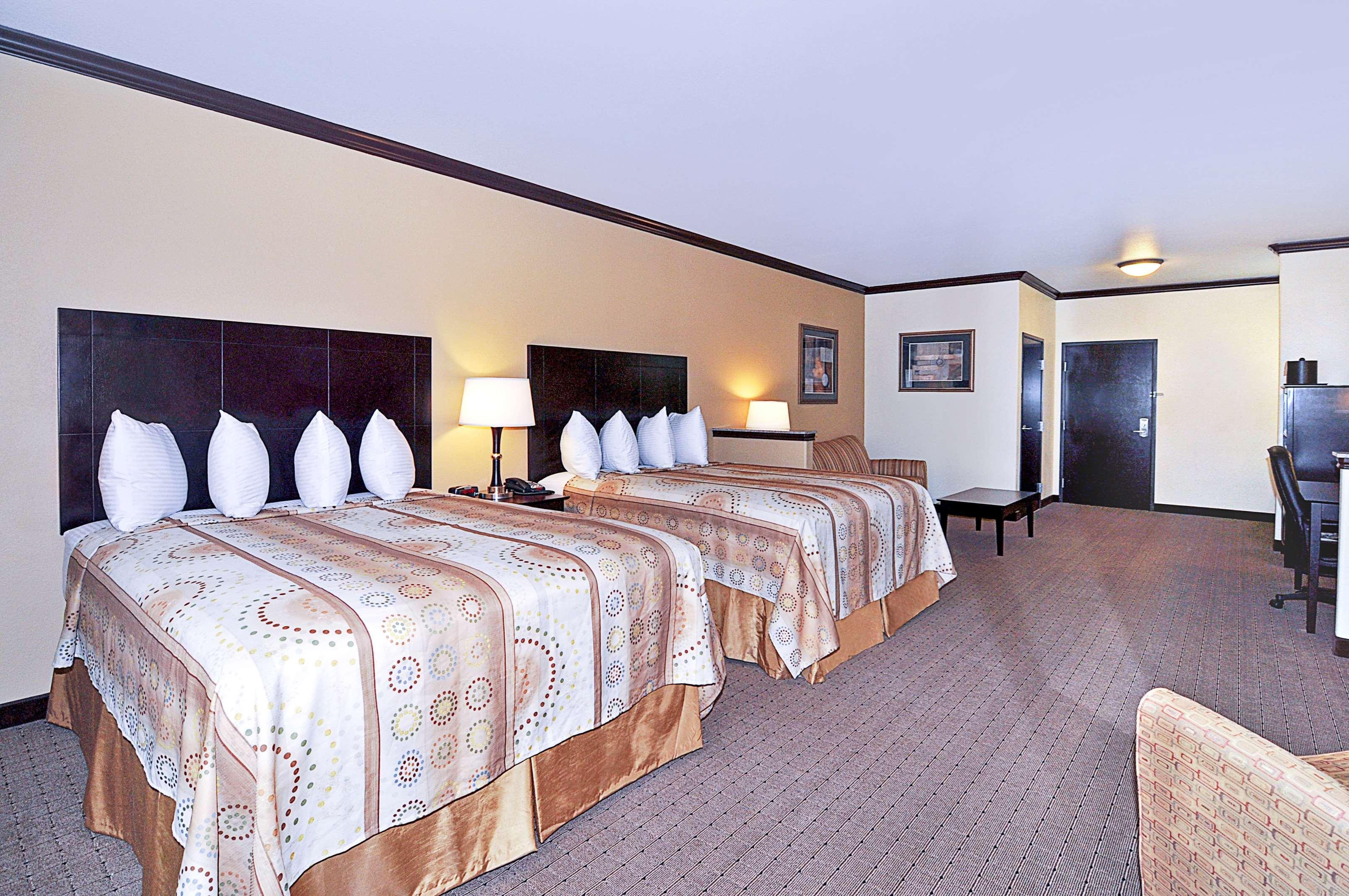 Best Western Plus Royal Mountain Inn & Suites Атенс Экстерьер фото